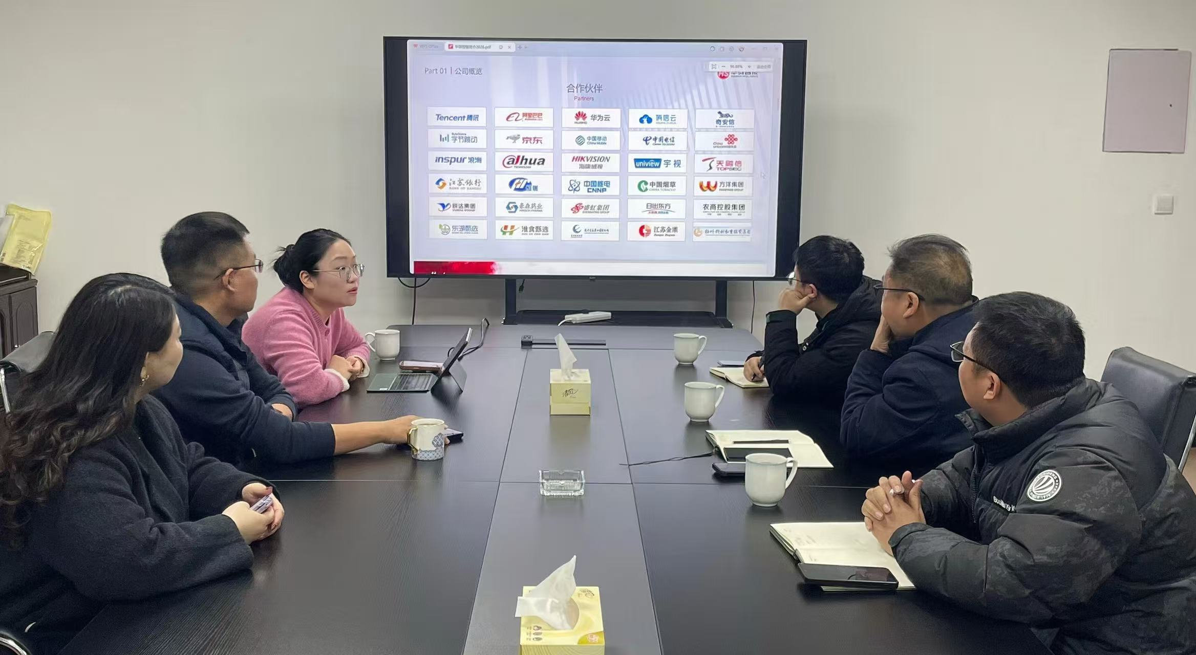 AI賦能 共促發(fā)展｜海州區(qū)數據局一行蒞臨江蘇華舜智能科技參觀交流